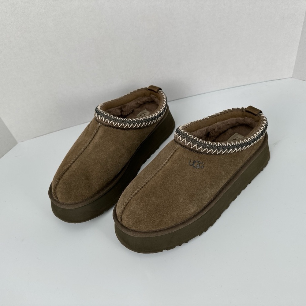 UGG Tazz Slipper Hickory (Women's) Size 9.
